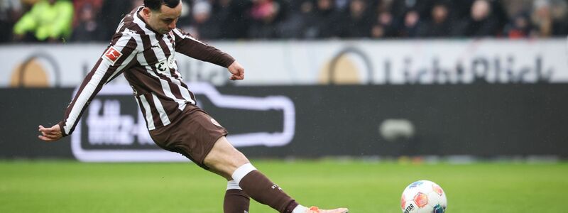Manolis Saliakas vom FC St. Pauli trifft zum 1:0. - Foto: Christian Charisius/dpa
