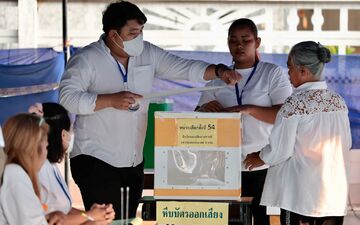 Zusammen mit der Wahl findet auch ein Referendum statt.  - Foto: Wason Wanichakorn/AP/dpa