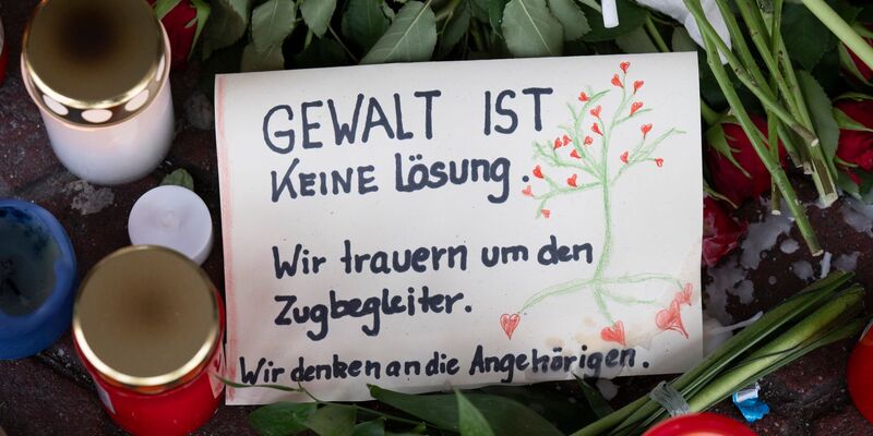 «Der Verlust wiegt unermesslich schwer.» - Foto: Boris Roessler/dpa