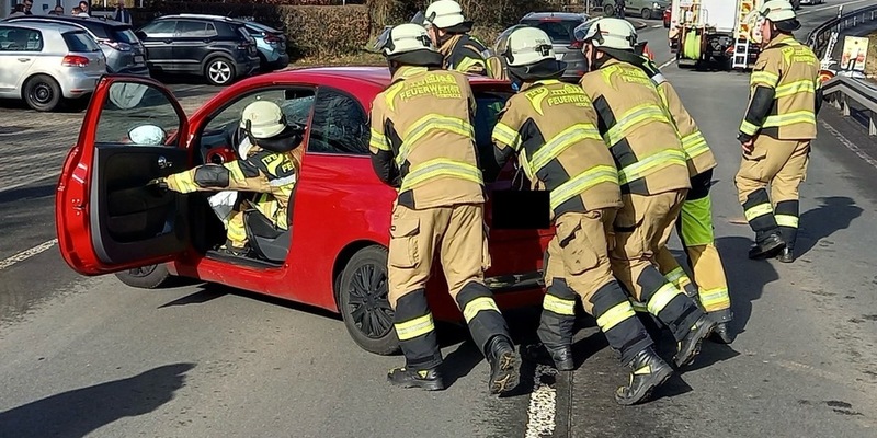 FW-EN: Drei Einsätze am zweiten Februar Wochenende - Brandnachschau, Verkehrsunfall, Brandmeldealarm - Foto: presseportal.de