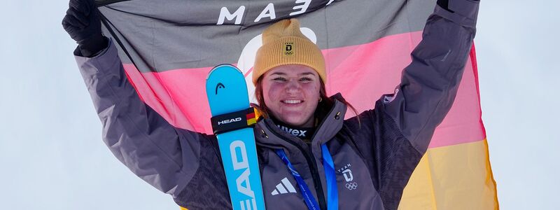 Olympia-Silber in der Abfahrt: Deutschlands Ski-Juwel Emma Aicher. - Foto: Michael Kappeler/dpa