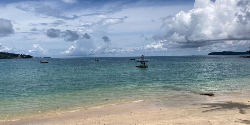 Das Schiff sank laut Medien wenige Kilometer vor der Küste. (Symbolbild) - Foto: Carola Frentzen/dpa