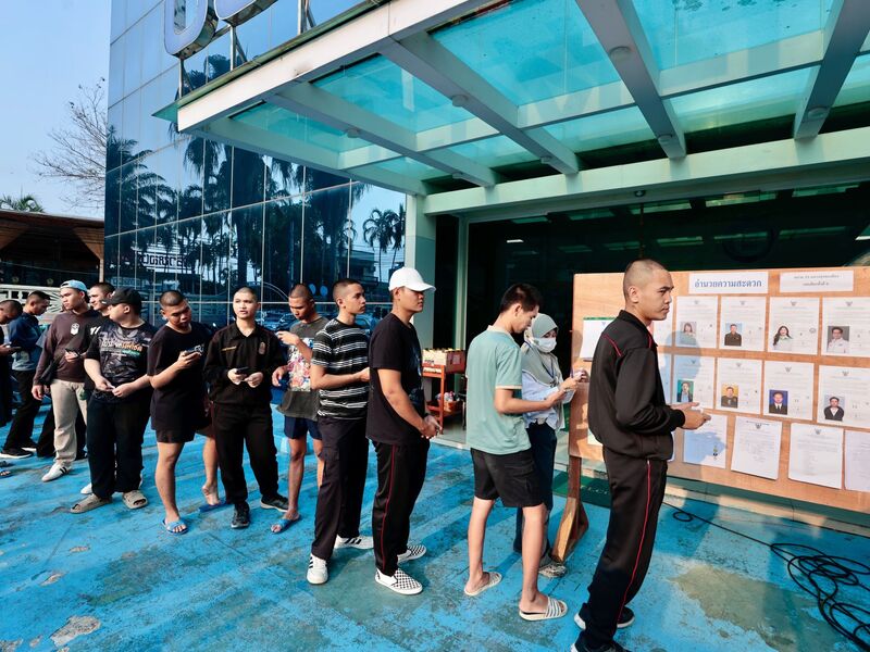Politische Beobachter bezeichneten die Wahl als die bedeutendste in der Geschichte des Landes. - Foto: Wason Wanichakorn/AP/dpa