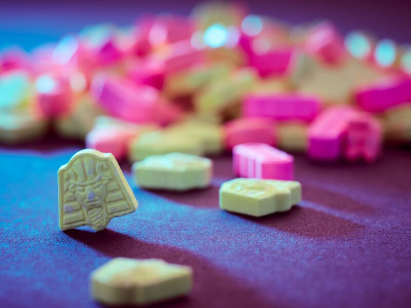 Bei synthetischen Opioiden liegt die wirksame Dosis oft extrem nah an der tödlichen. - Foto: -/Bundeskriminalamt/dpa