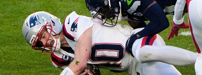 Patriots-Quarterback Drake Maye hatte einen schweren Stand. - Foto: Charlie Riedel/AP/dpa