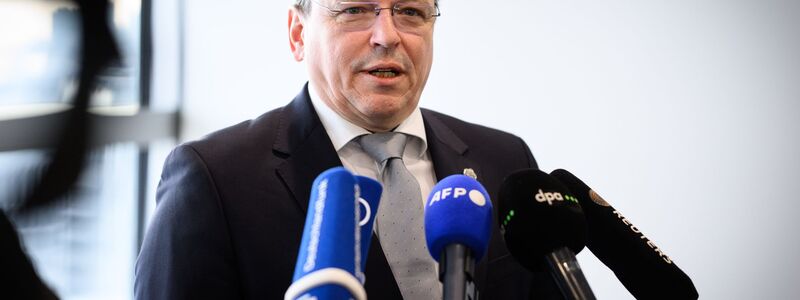 GDL-Chef Mario Reiß sieht noch erheblichen Klärungsbedarf in den Tarifverhandlungen mit der Deutschen Bahn. (Archivbild) - Foto: Bernd von Jutrczenka/dpa