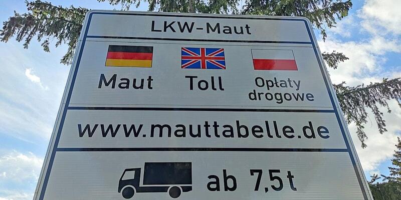 Hinweisschild auf LKW-Maut (Archiv) - Foto: via dts Nachrichtenagentur