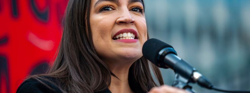 Ocasio-Cortez ist eine Wortführerin des linken Flügels der Demokraten.  - Foto: Angelina Katsanis/AP/dpa