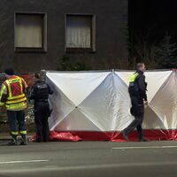 Nach dem mutmaßlichen Mord an einem 17 Jahre alten Schüler in Castrop-Rauxel sucht die Polizei weiter nach der gleichaltrigen Tatverdächtigen. (Archivbild) - Foto: Justin Brosch/dpa