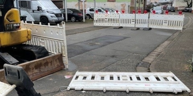 POL-PIKUS: Absperrung im Weg - Foto: presseportal.de