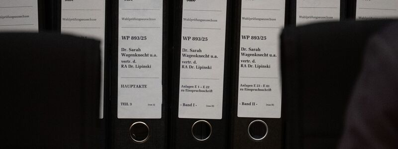 Das Bündnis Sahra Wagenknecht hat sehr viel Material für die Einsprüche gegen das Ergebnis der Bundestagswahl zusammengetragen.  - Foto: Sebastian Christoph Gollnow/dpa