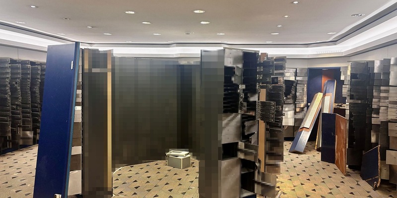 POL-GE: Polizei Gelsenkirchen zeigt nach Sparkassen-Einbruch Fotos vom Tatort - Foto: presseportal.de