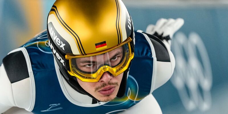 Philipp Raimund gewinnt Skisprung-Gold. - Foto: Matthias Schrader/AP/dpa