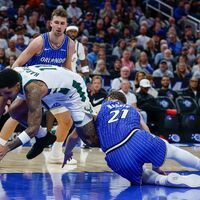 Franz Wagner (hinten) erzielte bei seinem Comeback 14 Punkte. - Foto: Kevin Kolczynski/AP/dpa