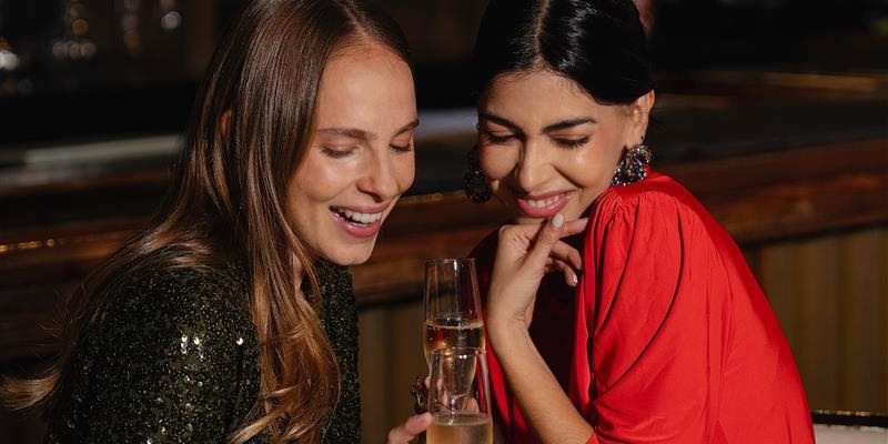 Red Flags und Green Flags beim Restaurantbesuch: OpenTable zeigt Trends zum Valentinstag - Foto: presseportal.de