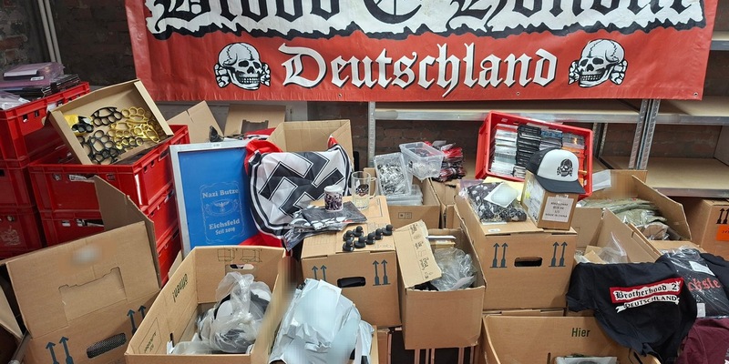 POL-GOE: Gemeinsame Pressemitteilung der STA Göttingen und der ZKI der Polizeidirektion Göttingen: Umfangreiche Durchsuchungsmaßnahmen in einem Ermittlungsverfahren gegen Rechtsextremisten - Foto: presseportal.de