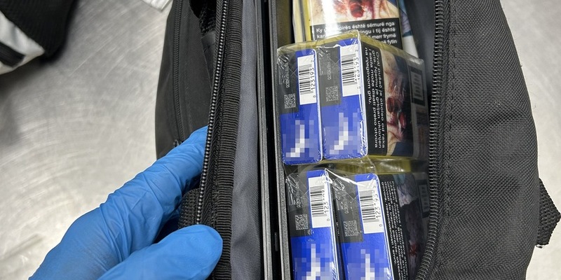 HZA-MS: Handytelefonat zeigt beim Zoll am FMO keine Wirkung / Pristina-Rückkehrer schmuggelte Zigaretten und Trockenfleisch - Foto: presseportal.de