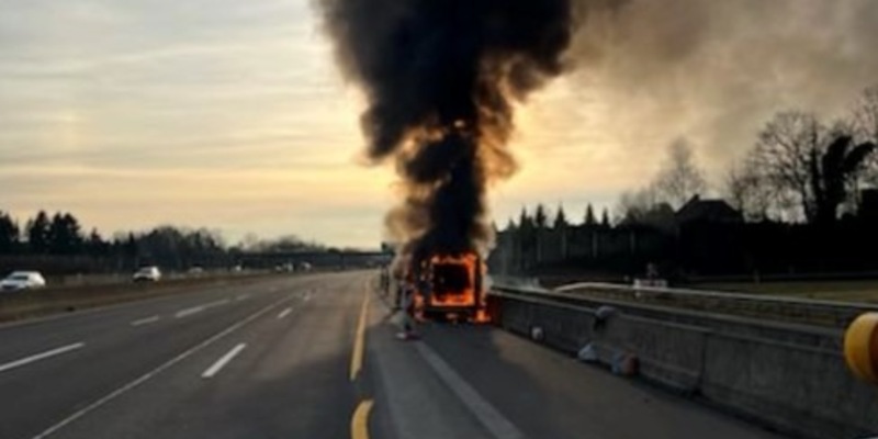 POL-OS: Wallenhorst/BAB1: Pkw-Brand auf Autobahn - Keine Person verletzt - Foto: presseportal.de