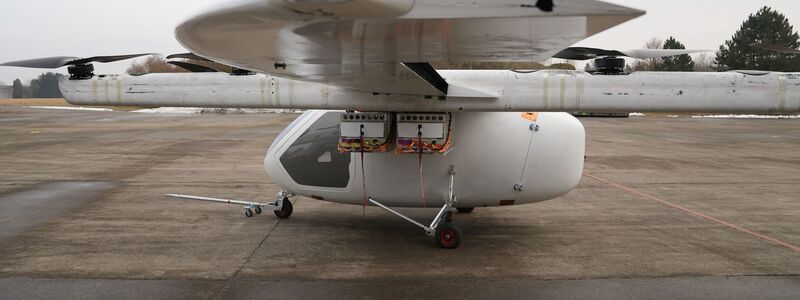 Ein Prototyp des fliegenden Krankenwagens, den das oberbayerische Start-Up ERC System in Kooperation mit der Luftrettung DRF entwickelt. - Foto: Ehsan Monajati/dpa