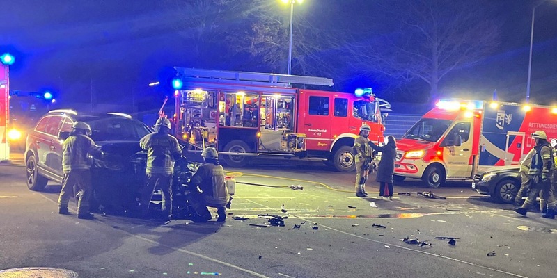 POL-GM: 48-Jährige bei Verkehrsunfall schwer verletzt - Foto: presseportal.de