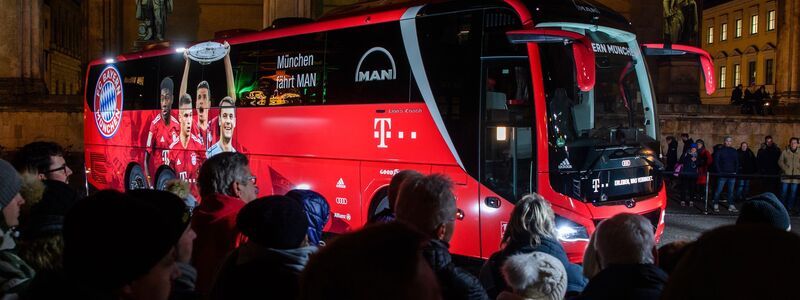 Der FC Bayern fährt wegen des Streiks früher zum Stadion. (Archiv) - Foto: Matthias Balk/dpa
