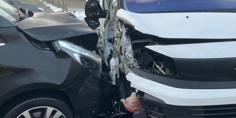 POL-HI: Verkehrsunfall mit vier beteiligten Fahrzeugen und hohen Sachschaden - Foto: presseportal.de