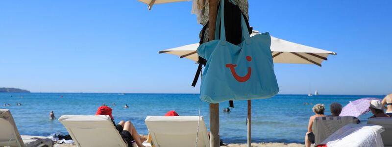 Bei Tui scheint die Sonne: Für das Quartal bis Ende Dezember legt der Reisekonzern gute Zahlen vor. (Archivbild) - Foto: Clara Margais/dpa