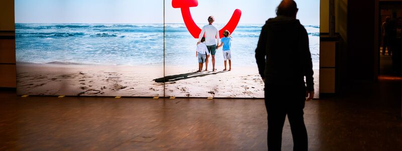 Vor seiner Hauptversammlung legte der Reisekonzern für das Quartal bis Ende Dezember gute Zahlen vor. - Foto: Julian Stratenschulte/dpa