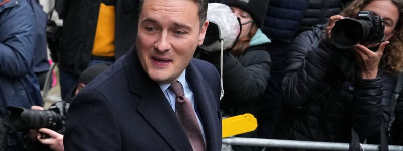Gesundheitsminister Wes Streeting gilt als aussichtsreicher innerparteilicher Rivale Starmers. - Foto: Kin Cheung/AP/dpa