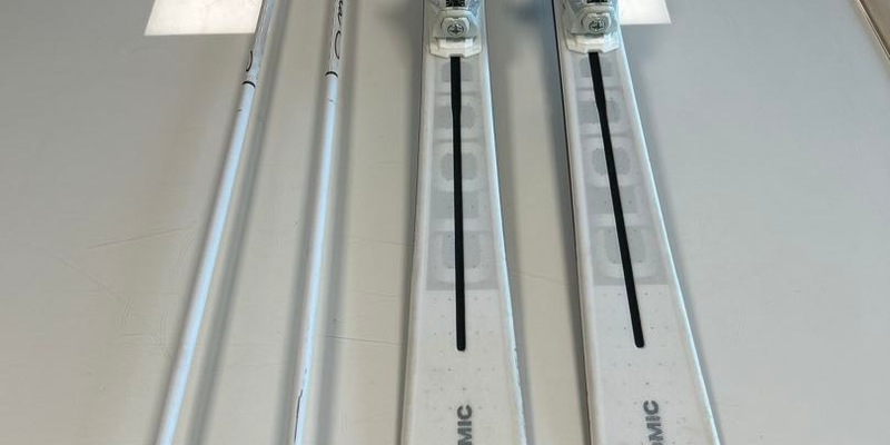 POL-KS: Polizei sucht Eigentümer von verlorenen Skiern auf Autobahn 7 bei Fuldabrück: - Foto: presseportal.de