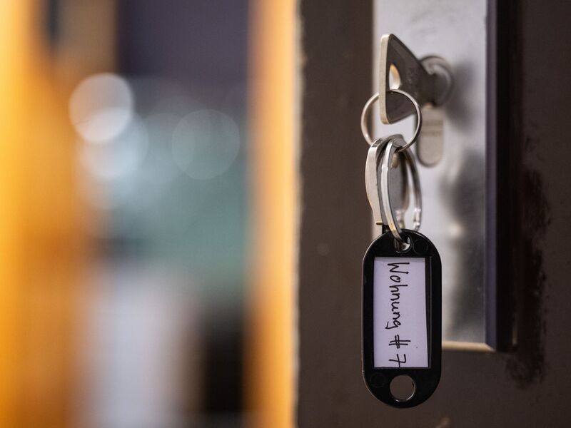 Eine bezahlbare Wohnung zu finden, ist vielerorts in Deutschland nicht leicht. (Symbolbild)  - Foto: Sebastian Gollnow/dpa