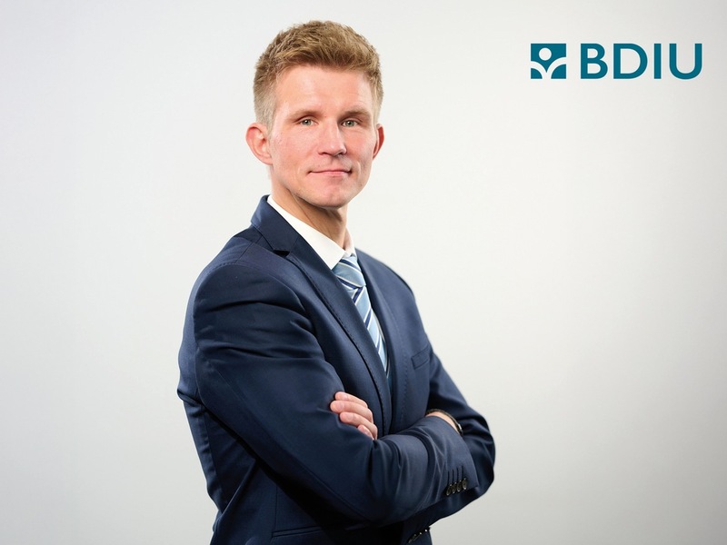 Schlechtes Zeugnis für das Kreditzweitmarktgesetz: Zentrale Ziele verfehlt / Zwei Jahre nach Inkrafttreten fällt das Zwischenzeugnis schlecht aus - Foto: presseportal.de