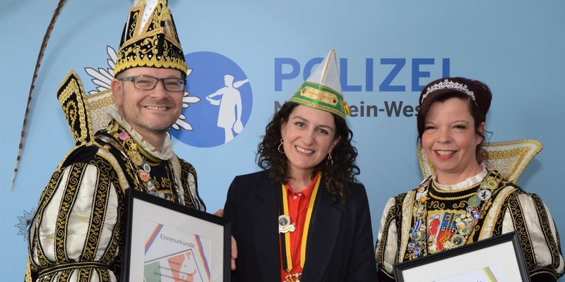 POL-KR: Prinzenpaar zu Gast im Polizeipräsidium - Foto: presseportal.de