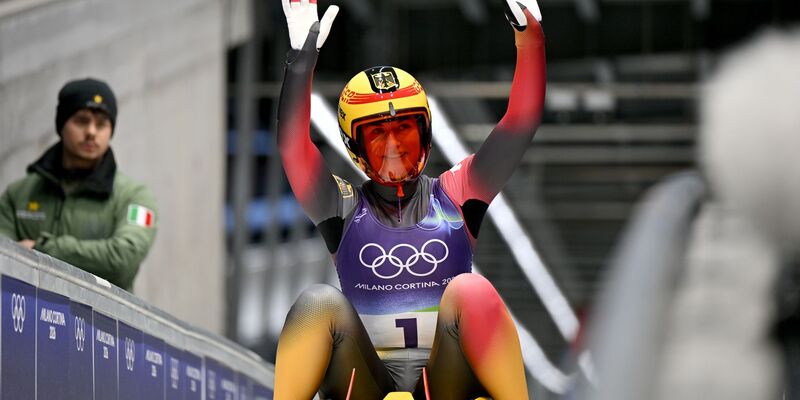 Julia Taubitz liegt beim Rodeln auch nach dem dritten Lauf auf Goldkurs. - Foto: Robert Michael/dpa