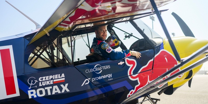 BRP-Rotax: Aircraft Meets Racetrack – Luke Czepiela Flies the Racing Line at Bahrain International Circuit - Foto: presseportal.de