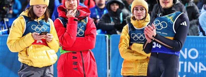 Das deutsche Skisprung-Team war nach Platz vier enttäuscht. - Foto: Daniel Karmann/dpa