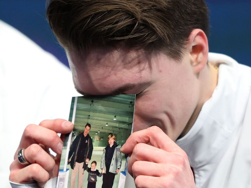 Die Eltern des Eiskunstläufers kamen vor einem Jahr bei einem Flugzeugabsturz ums Leben. - Foto: Li Ming/XinHua/dpa