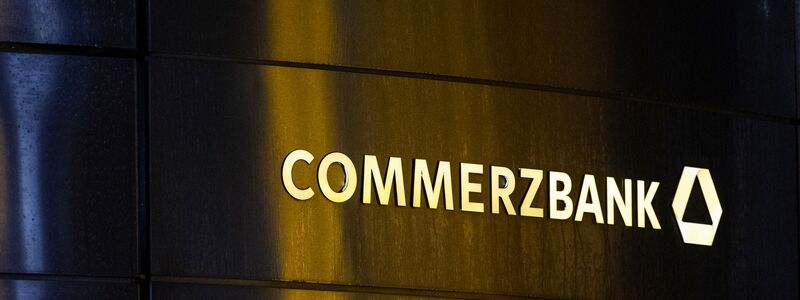 Die Commerzbank schüttet ihren kompletten Gewinn an die Aktionäre aus (Archivbild) - Foto: Hannes P. Albert/dpa