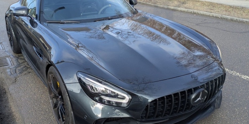 ZOLL-M: Münchner Dealer-Duo verhaftet. Schmuggel und Handel von beachtlichen Mengen Marihuana, Haschisch sowie Kokain enthüllt. - Foto: presseportal.de