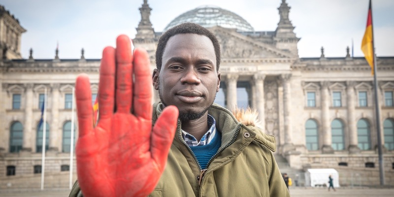 Ex-Kindersoldat appelliert an die Bundesregierung: Lassen Sie diese Kinder nicht allein! - Foto: presseportal.de