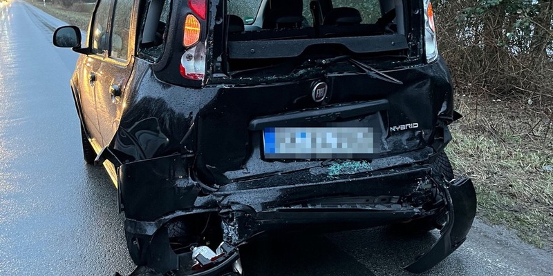 POL-HX: Unfall mit Bus nach missglücktem Wendemanöver - Foto: presseportal.de