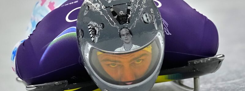 Darf seinen besonderen Helm bei Olympia nicht mehr tragen: Der Ukrainer Wladyslaw Heraskewytsch. - Foto: Alessandra Tarantino/AP/dpa