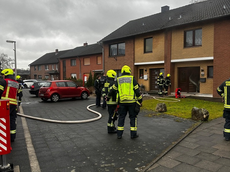 FW Bergheim: Kellerbrand in einem Reihenhaus in Bergheim -Niederaußem - Foto: presseportal.de