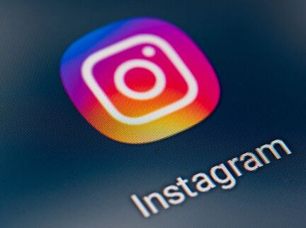 Instagram-Chef Adam Mosseri bestreitet, dass die App süchtig machen kann. (Archivbild) - Foto: Fabian Sommer/dpa