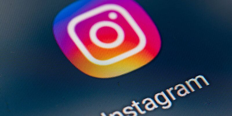 Instagram-Chef Adam Mosseri bestreitet, dass die App süchtig machen kann. (Archivbild) - Foto: Fabian Sommer/dpa