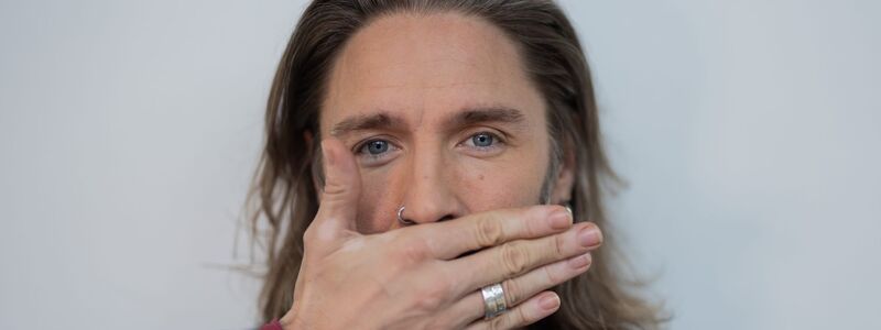 Viel zu besprechen: Gil Ofarim ist zurück in Deutschland. (Archivbild) - Foto: Rolf Vennenbernd/dpa