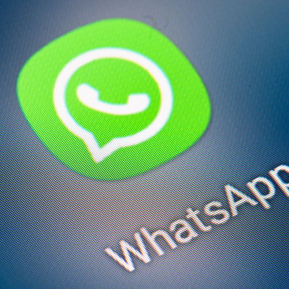 WhatsApp und andere internationale Apps sind in Russland schon länger eingeschränkt. (Archivbild) - Foto: Fabian Sommer/dpa