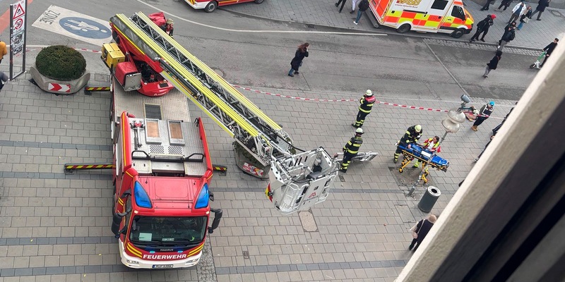 FW-M: Große Technik vor dem Spielzeugmuseum (Altstadt) - Foto: presseportal.de