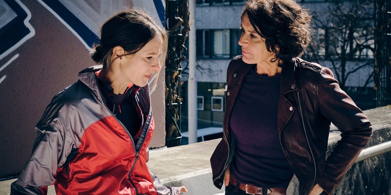 Tatort - Sashimi spezial am 1. März im Ersten / Bei Ermittlungen gegen einen Ludwigshafener Kurierdienst steigt Johanna Stern als Fahrerin in die Pedale - Foto: presseportal.de