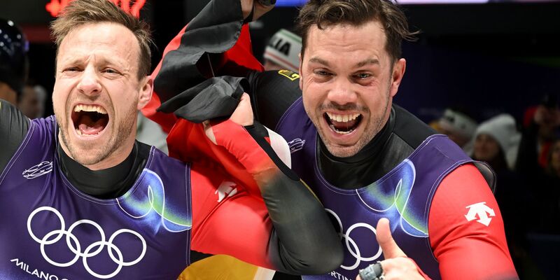 Tobias Arlt (l) und Tobias Wendl haben zum siebten Mal Olympia-Gold gewonnen.  - Foto: Robert Michael/dpa